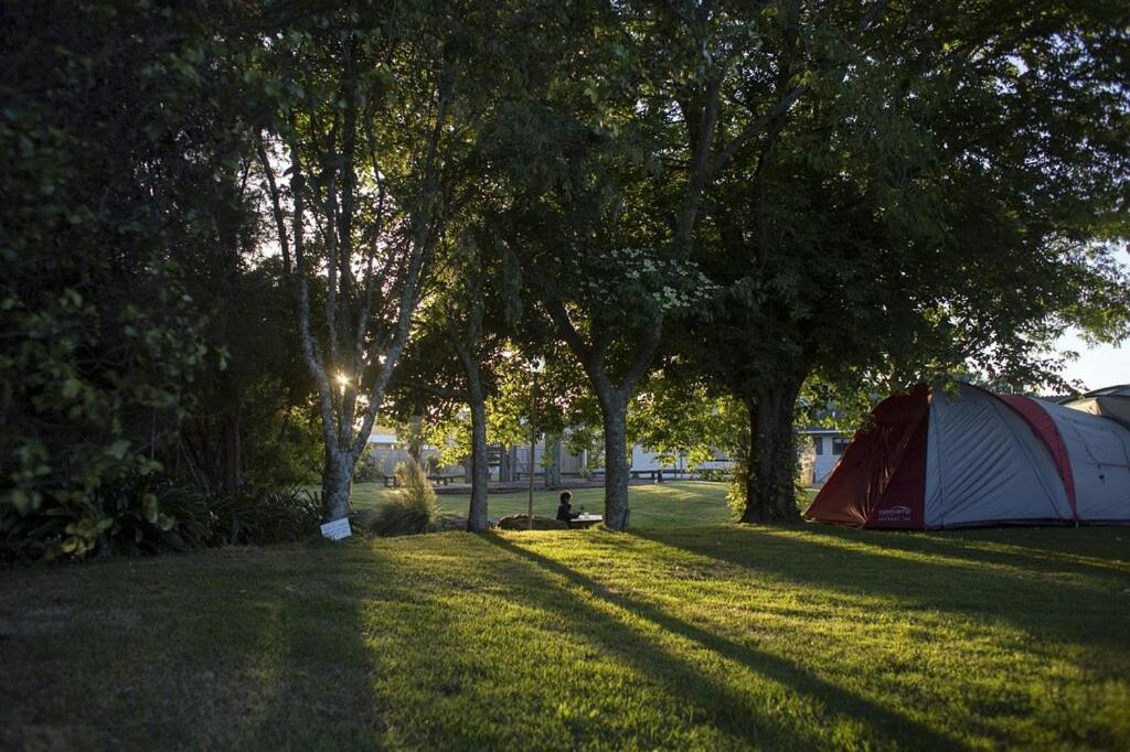 Holdens Bay Holiday Park Rotorua Bagian luar foto