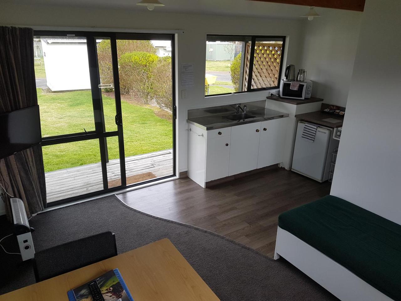 Holdens Bay Holiday Park Rotorua Bagian luar foto