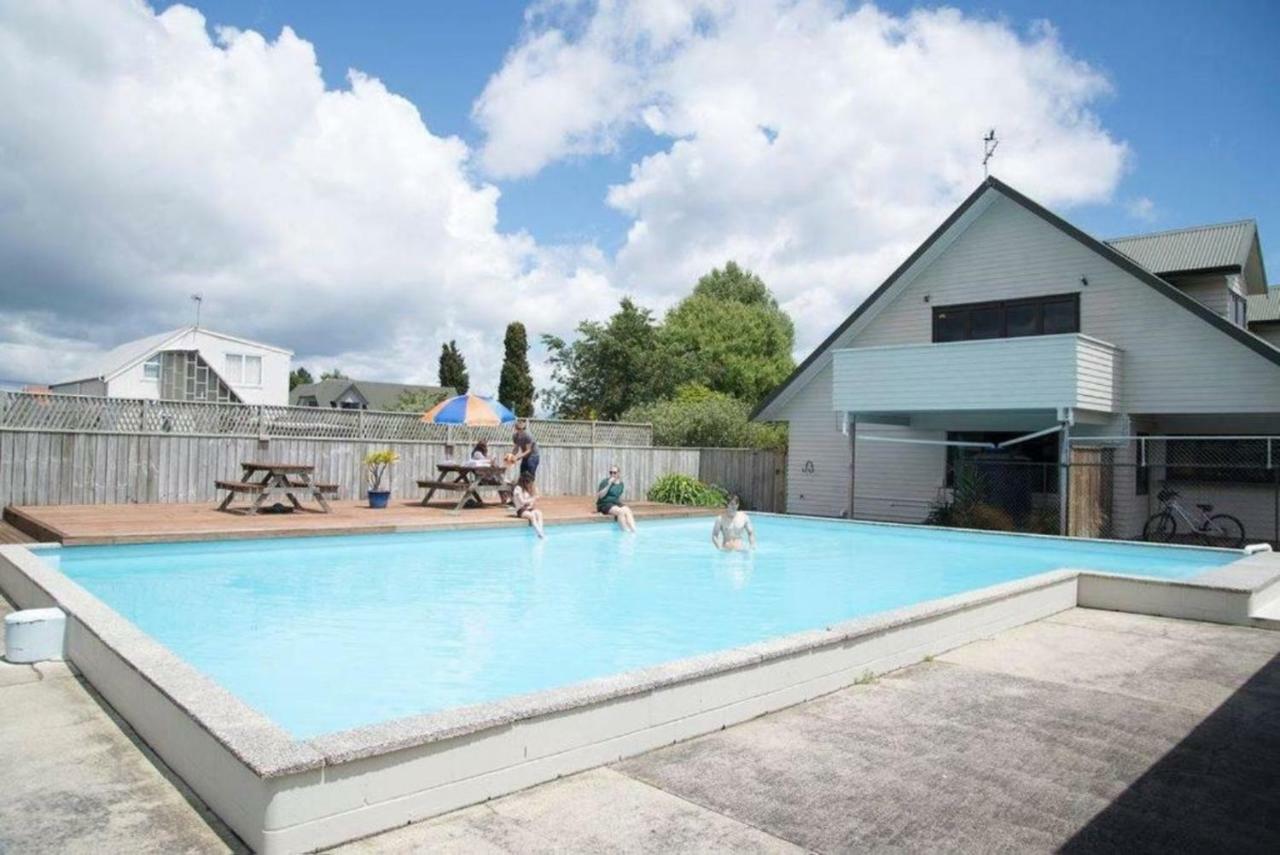 Holdens Bay Holiday Park Rotorua Bagian luar foto